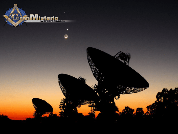 antenas buscando señales espaciales